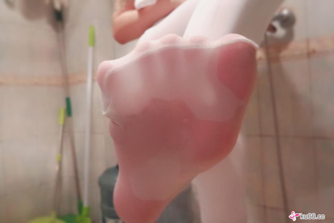 兜兜飞 白丝淋浴
