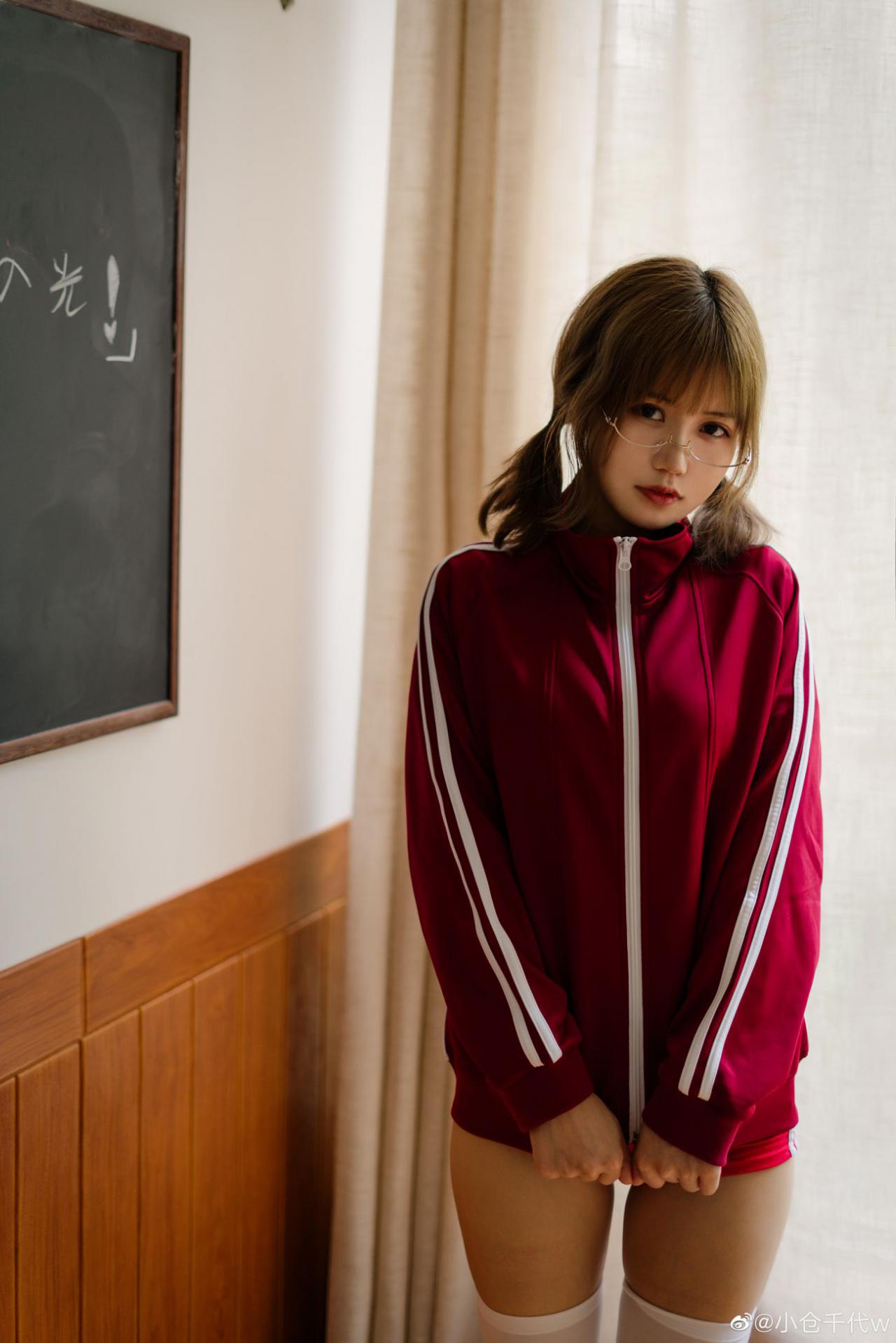 微博美少女小仓千代w性感写真运动服 (2)
