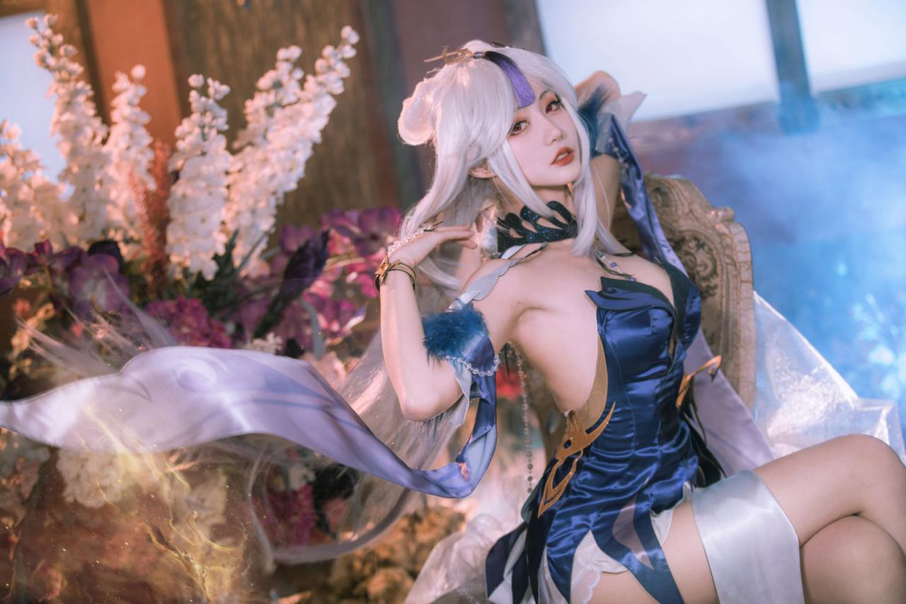 如月灰 宁光兰的晚礼服