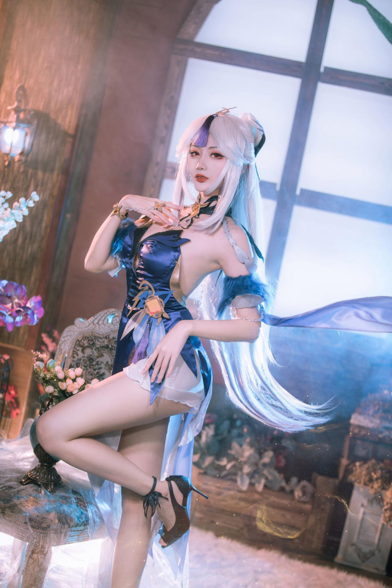 如月灰 宁光兰的晚礼服