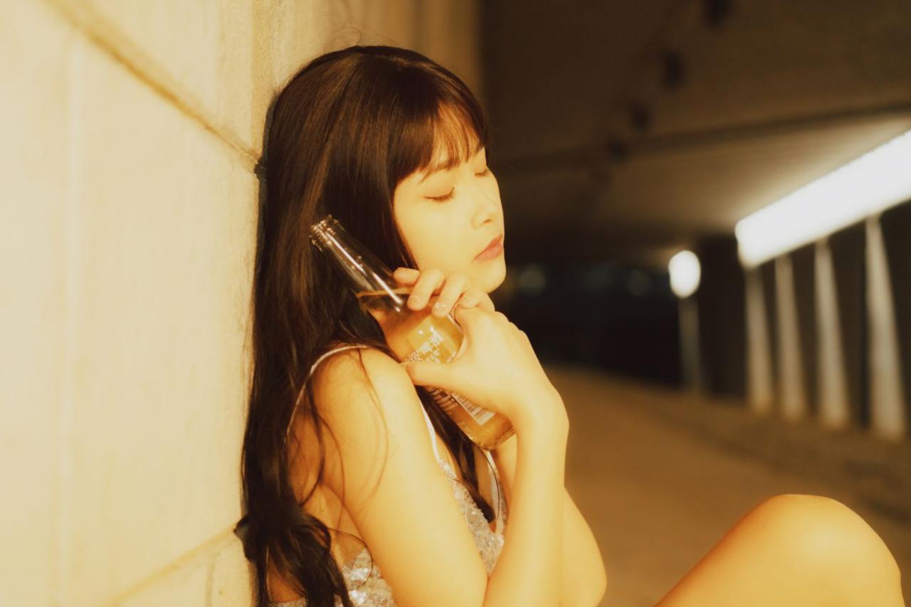 YITUYU艺图语模特唯美写真2021.11.25期桥洞下的少女小可 (5)