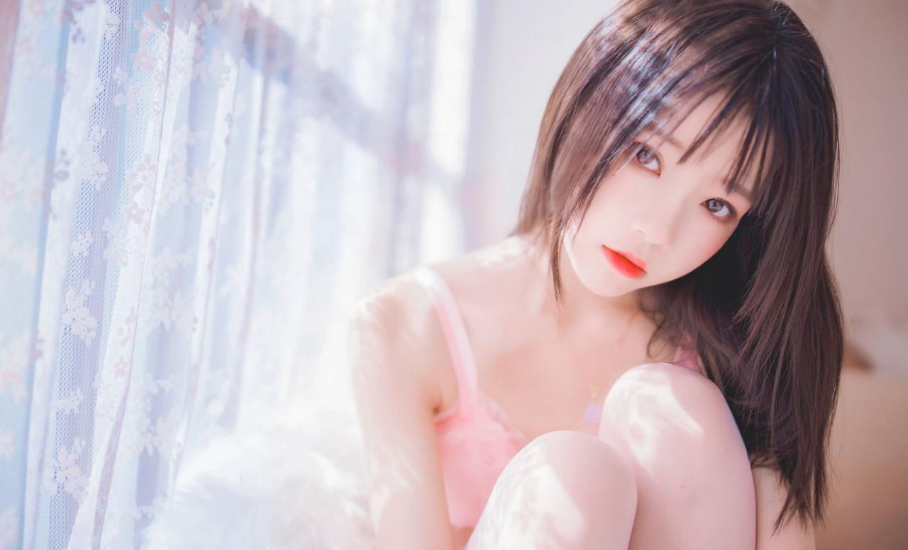 性感粉嫩的Cosplay美女极品白丝足控森罗财团