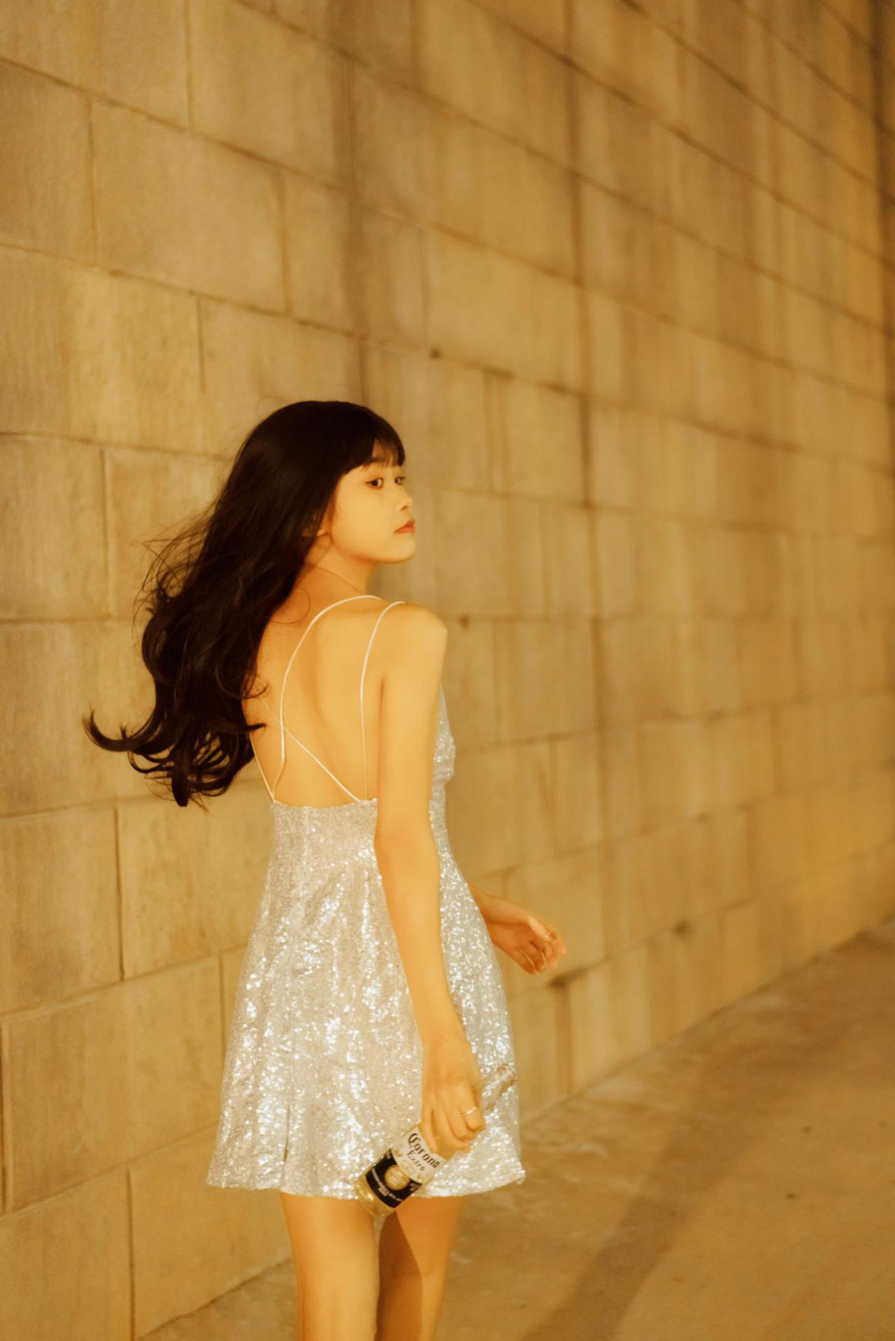 YITUYU艺图语模特唯美写真2021.11.25期桥洞下的少女小可 (20)
