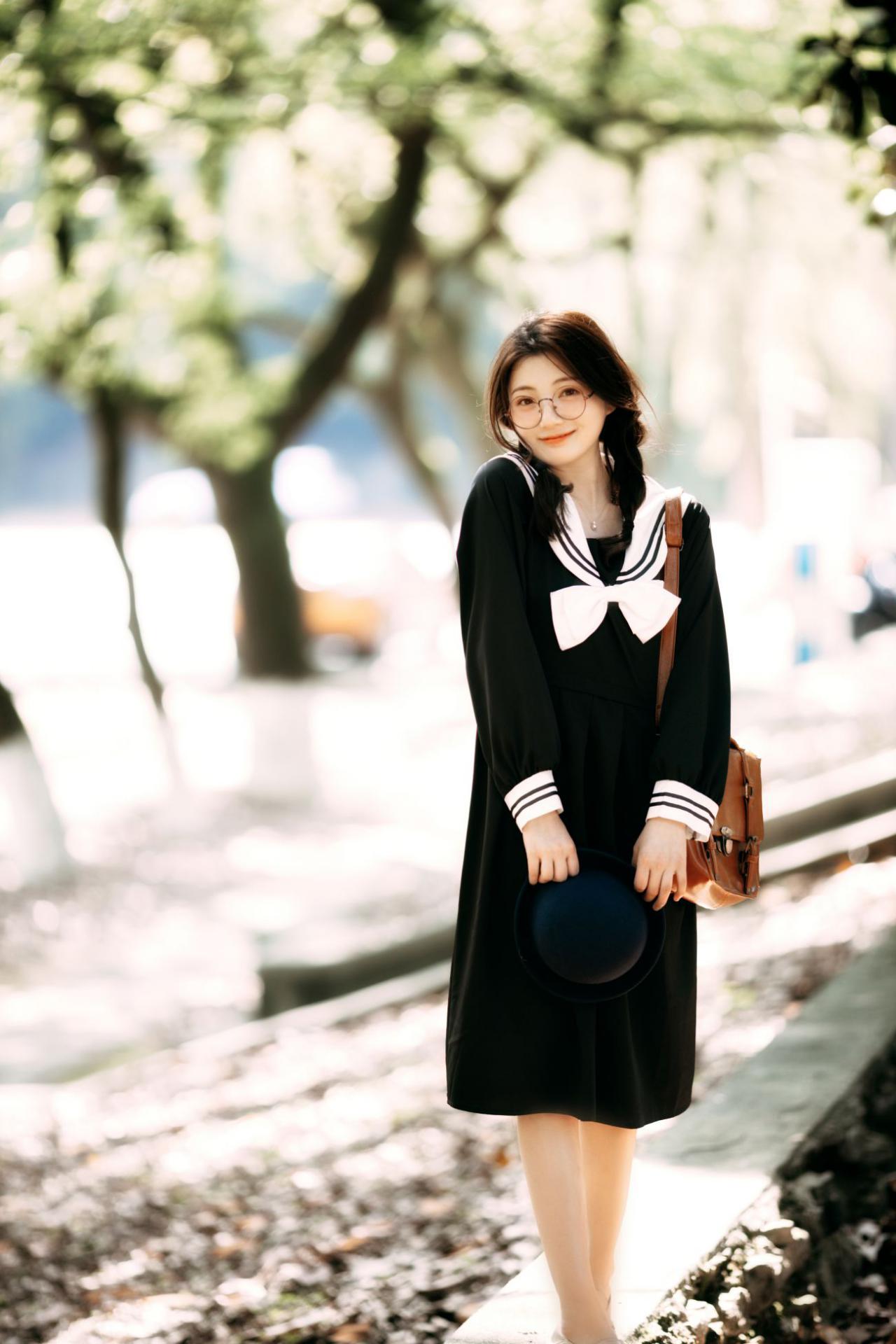 YITUYU艺图语模特唯美写真2021.11.22期JK女孩黎美汐 (19)
