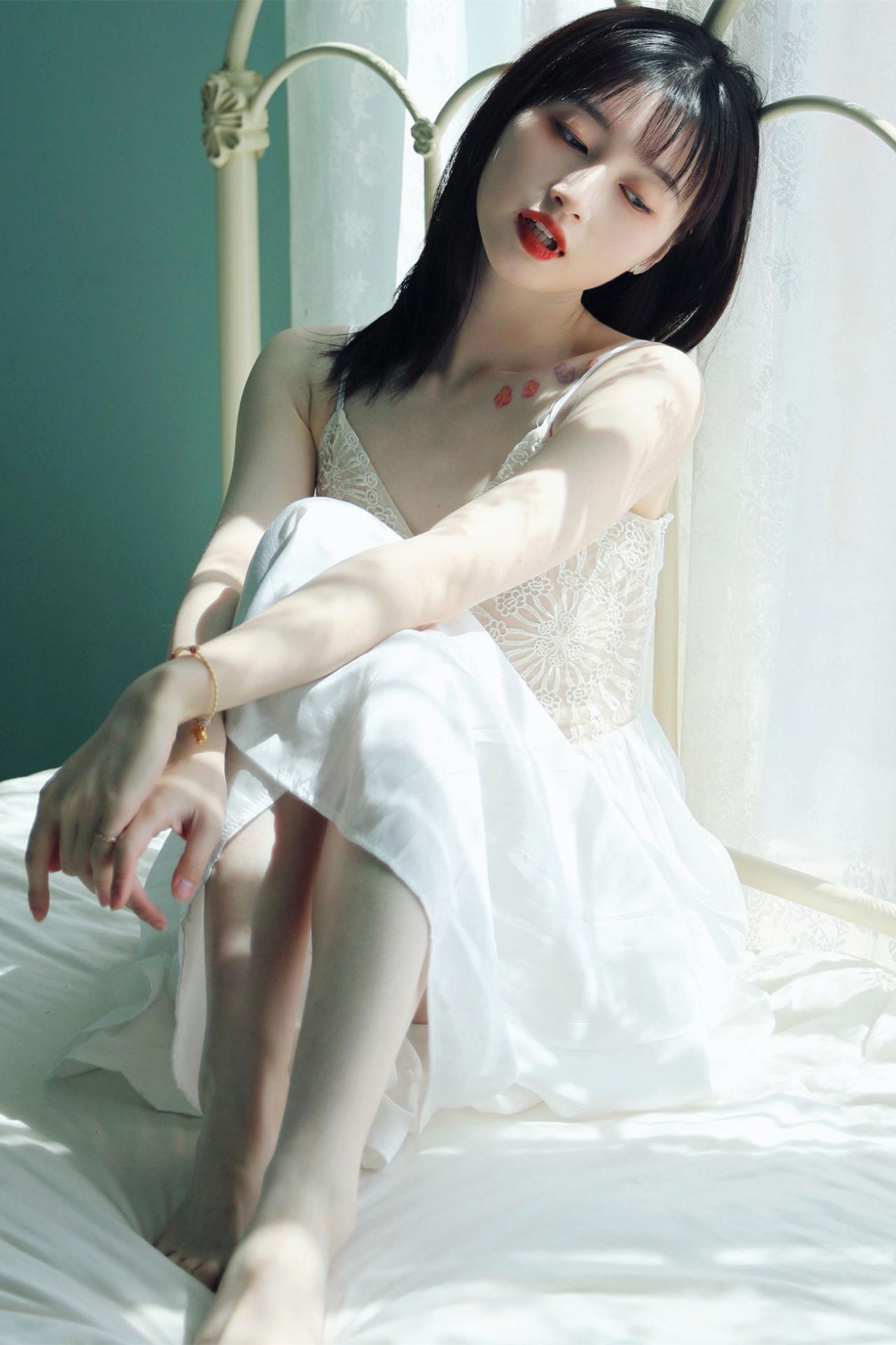 YALAYI雅拉伊唯美清纯美女写真第No.953期唤 京京 (1)